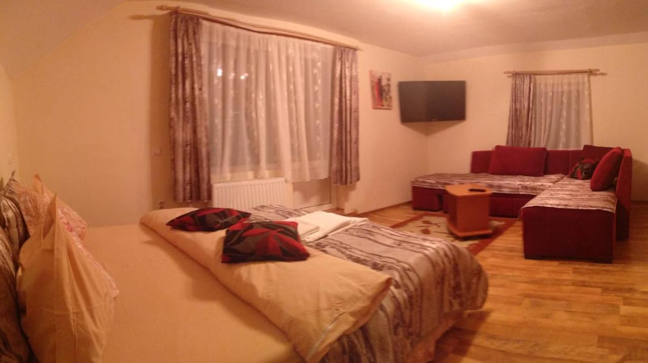Hotel Casa Terzea à Rîşnov Extérieur photo